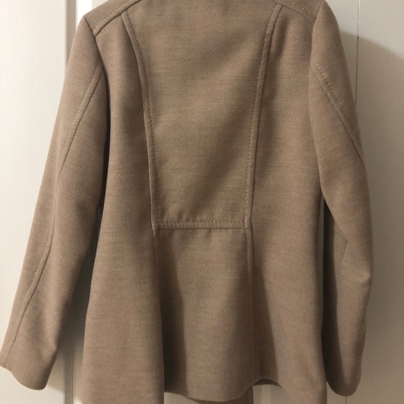 Light tan coat - Picture 2 of 5
